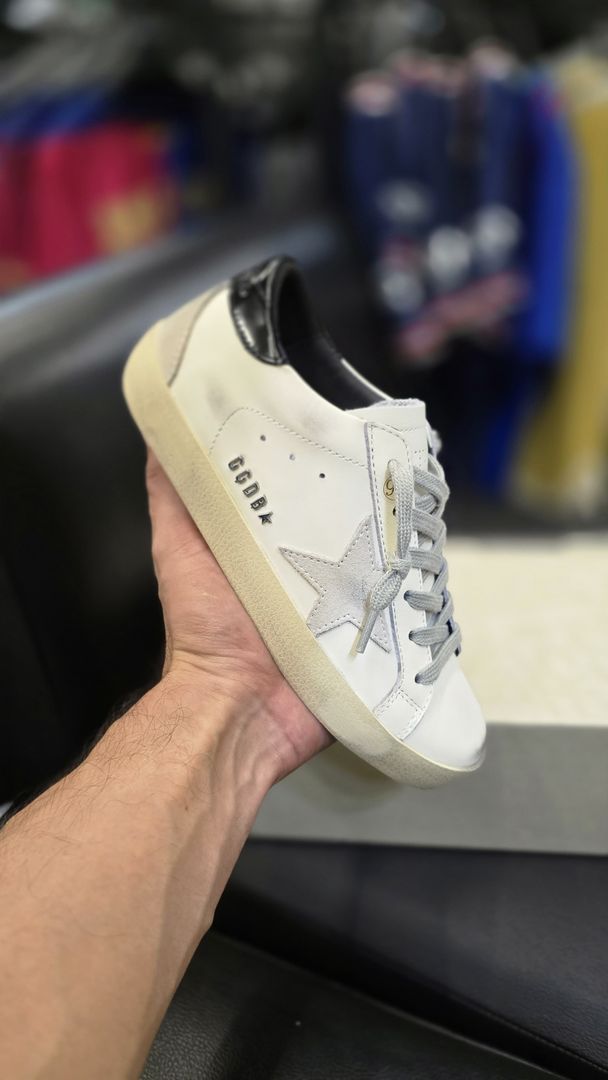 Golden Goose superstar