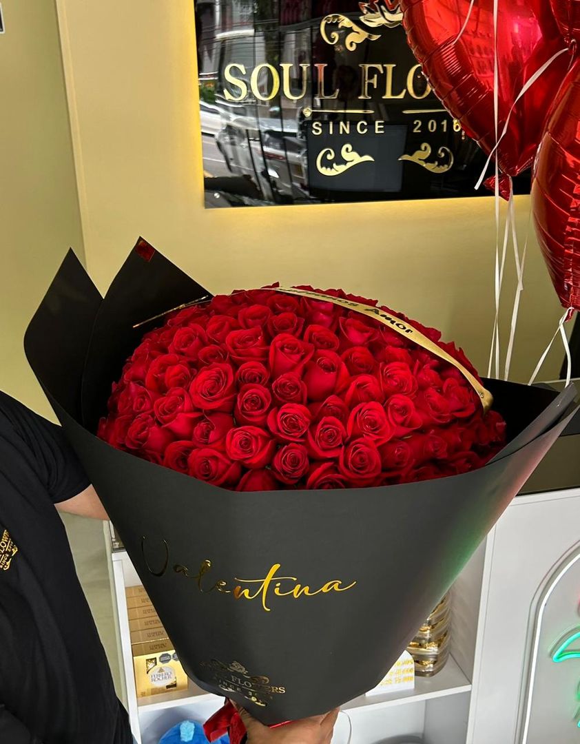BOUQUET POR 100 ROSAS TRADICIONALES