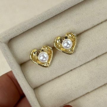 Imagen del producto Arete corazón perla 