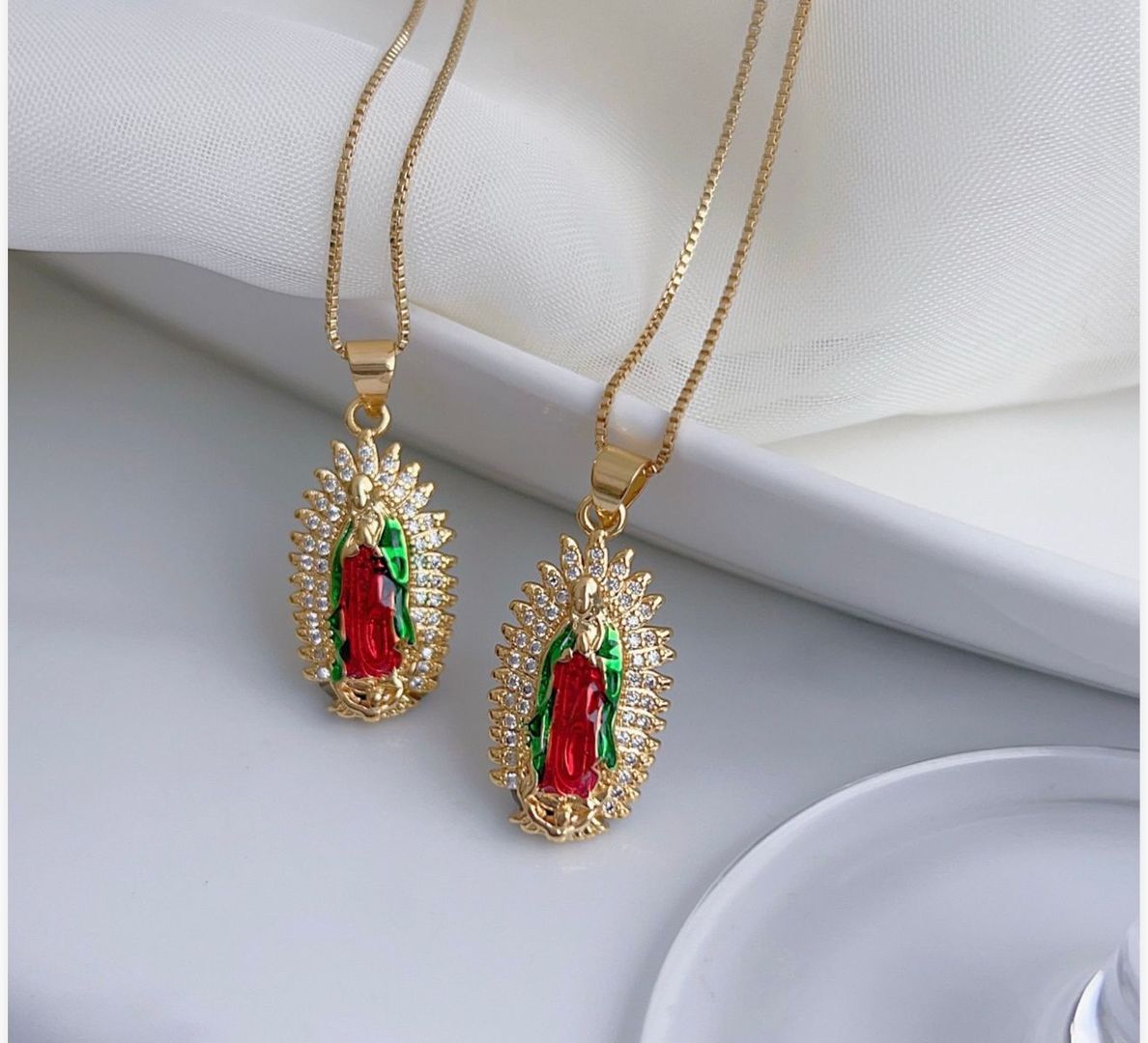 COLLAR VIRGEN GRANDE