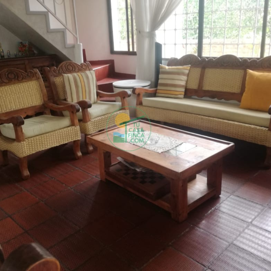 MELGAR | 10| 12 PERSONAS