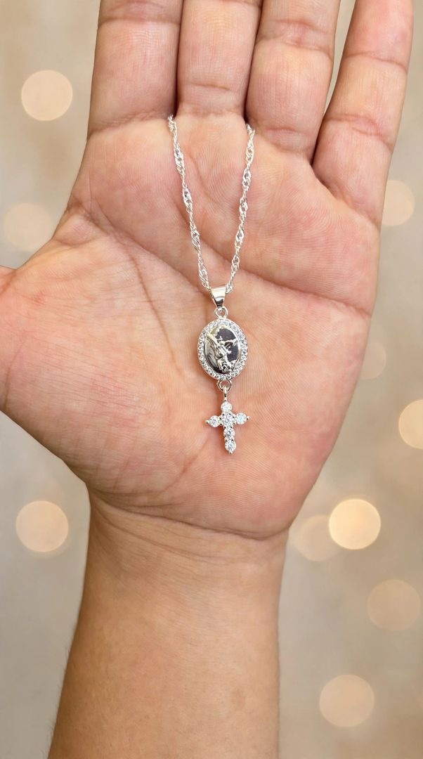 Collar Virgen de Guadalupe circones