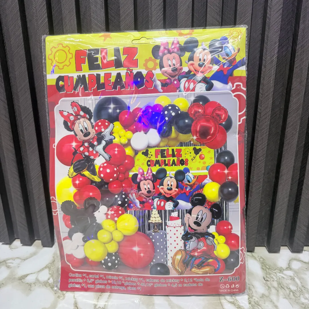 ARCO DE GLOBOS MICKEY INCLUYE FONDO
