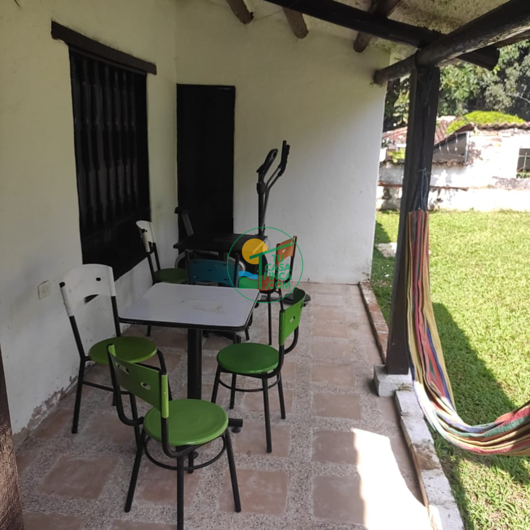 MELGAR |12|16 PERSONAS