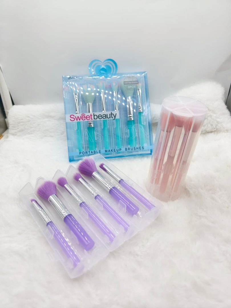 KIT BROCHAS CON ESTUCHE 