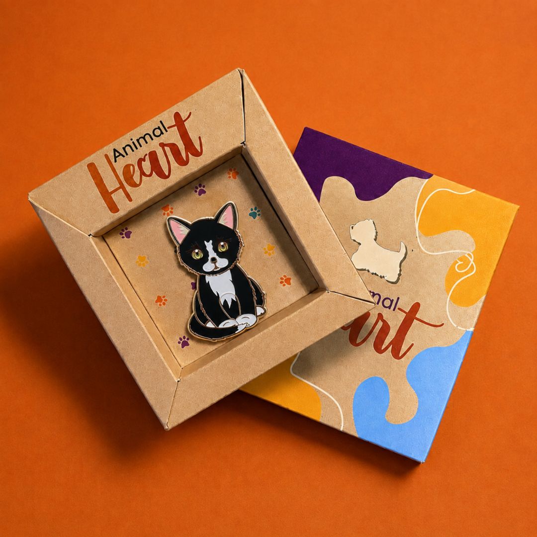 PIN GATO BLANCO CON NEGRO