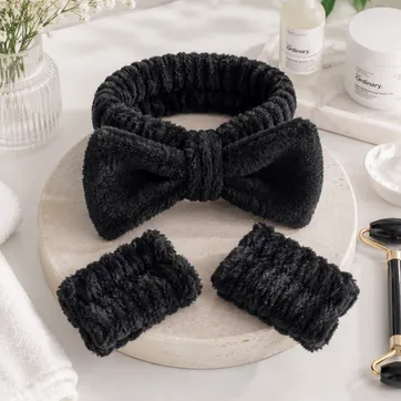 Imagen del producto SET SKIN CARE DIADEMA + MUÑEQUERAS NEGRO