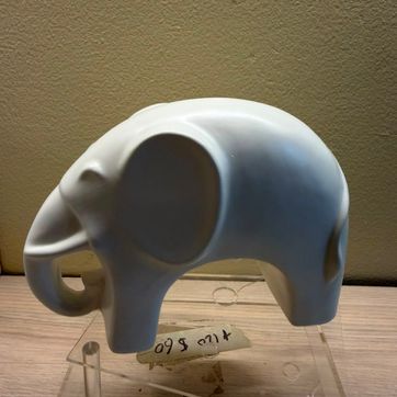 Imagen del producto ELEFANTE BLANCO DE POLIRECINA