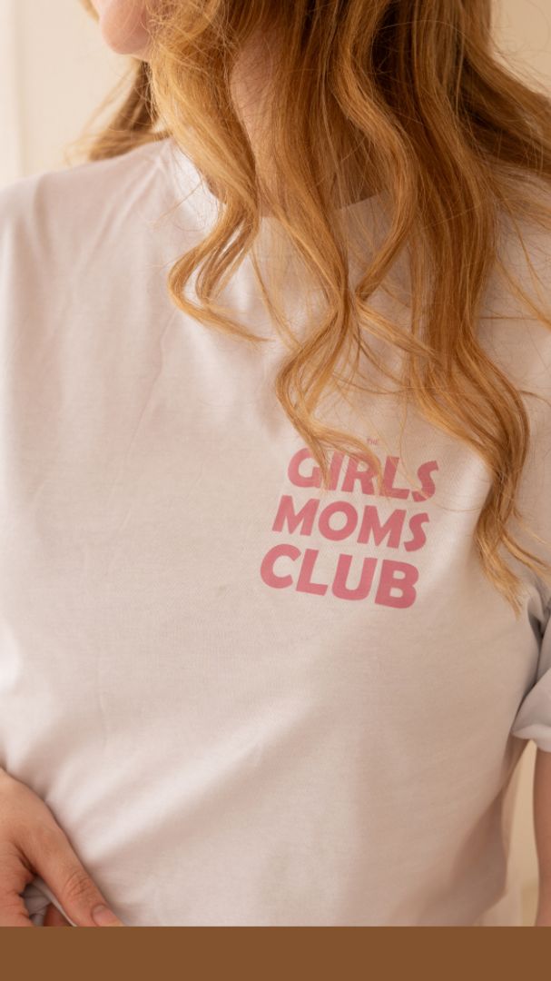 GIRL MOM