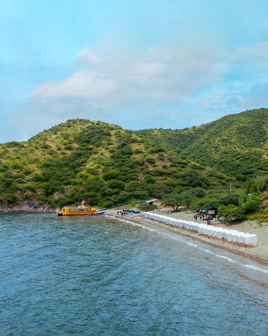TOUR BAHÍAS DE SANTA MARTA + ACUARIO + KATAMARAN TAYRONA 