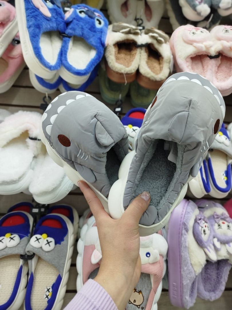 PANTUFLAS TIBURON GRIS