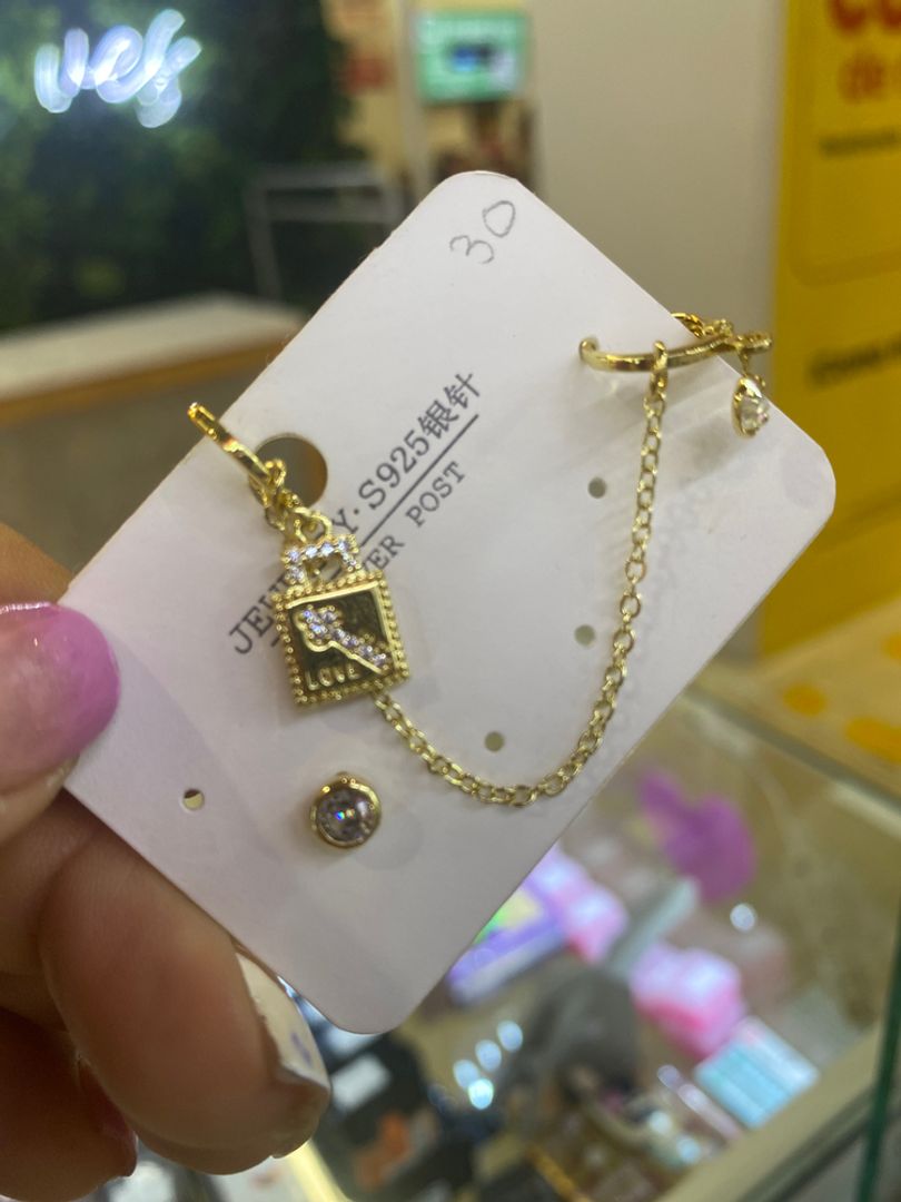 Ear cuff (simuladores) con cadena 