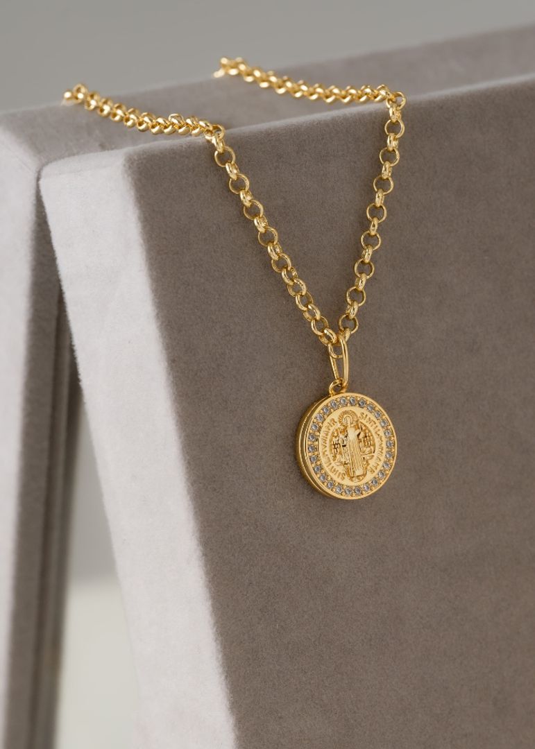 Cadenas aros y san Benito cristal 