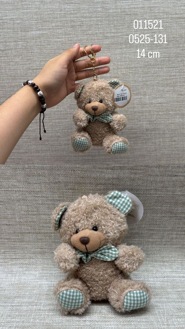 OSO LLAVERO RIZADO BEIGE CON CUADROS VERDES