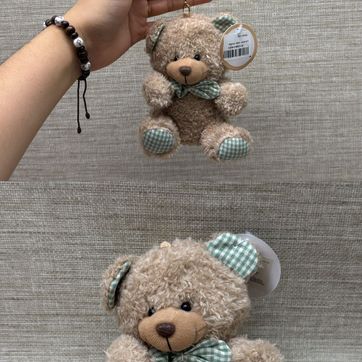 Imagen del producto OSO LLAVERO RIZADO BEIGE CON CUADROS VERDES