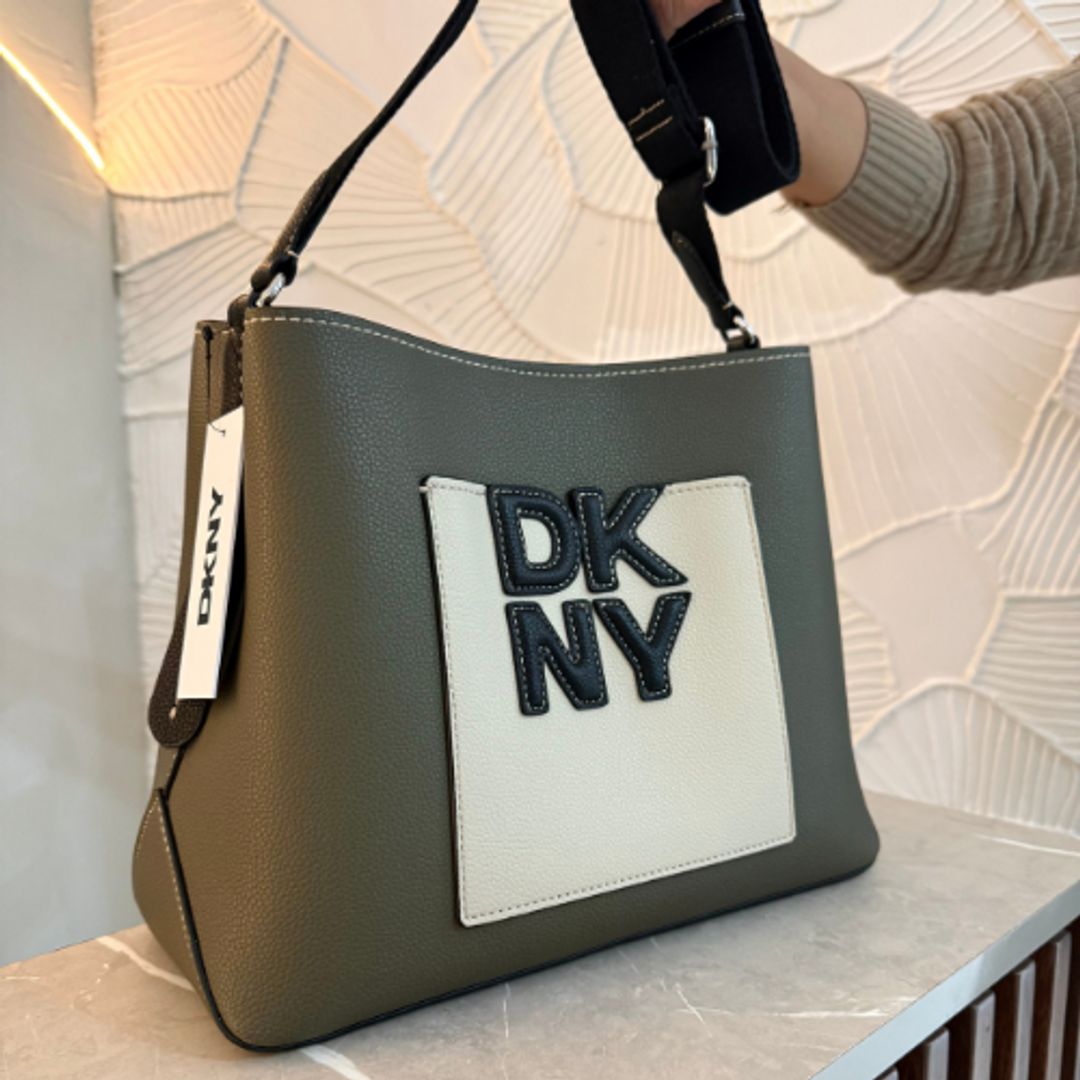 Cartera DKNY verde/crema