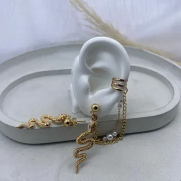 Imagen del producto Earcuff con topo serpiente, oro rosa 