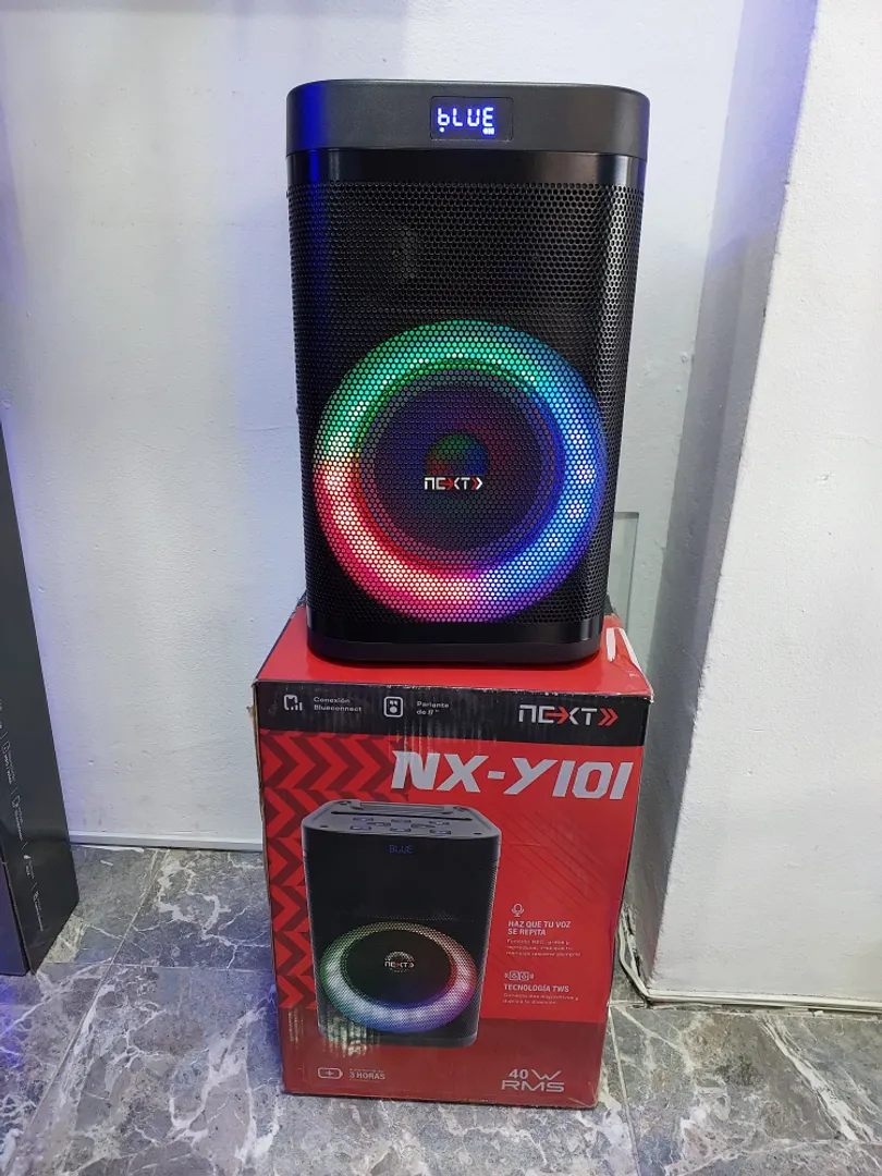 CABINA PARLANTE BOCINA NEXT DE 8 LUCES LED NX-Y101 