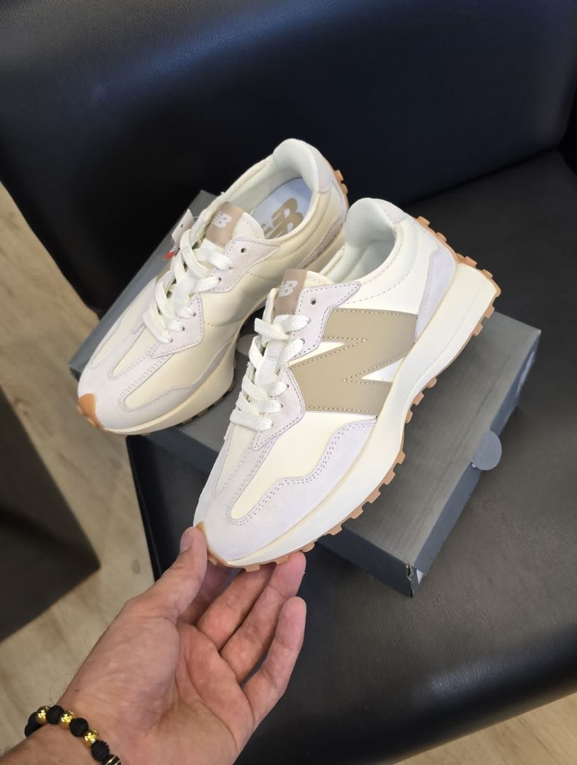 New Balance 327 beige