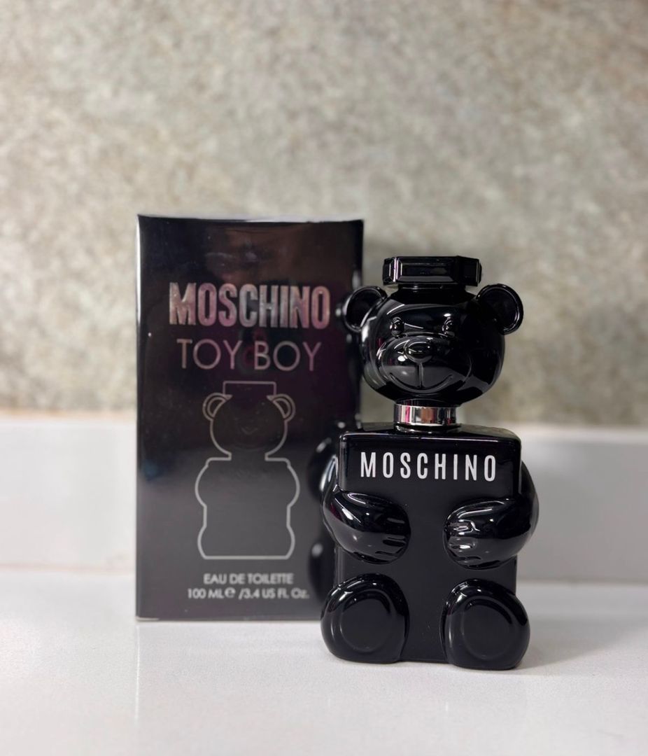 Toy boy moschino 