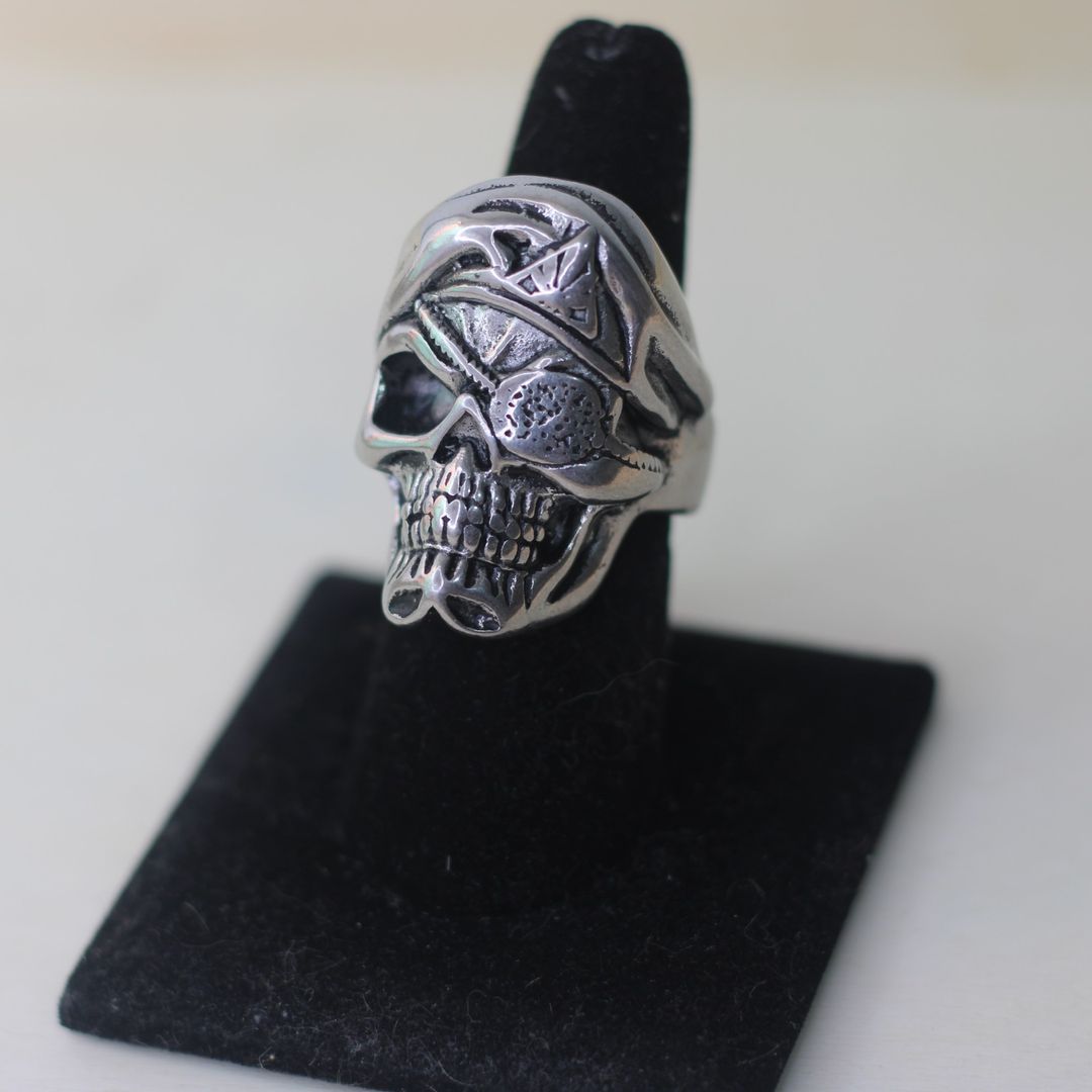 ANILLO PIRATA