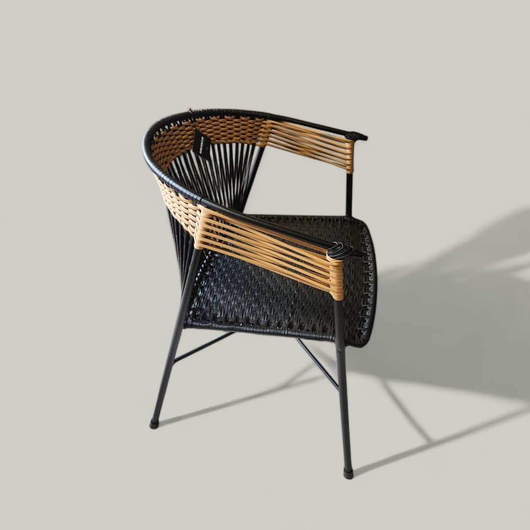 SILLA ÁGATA CON ESPALDA TRENZADA