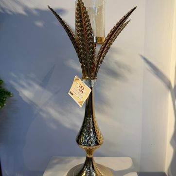 Imagen del producto CANDELABRO MEDIANO TIPO PALMA CON BRICERO