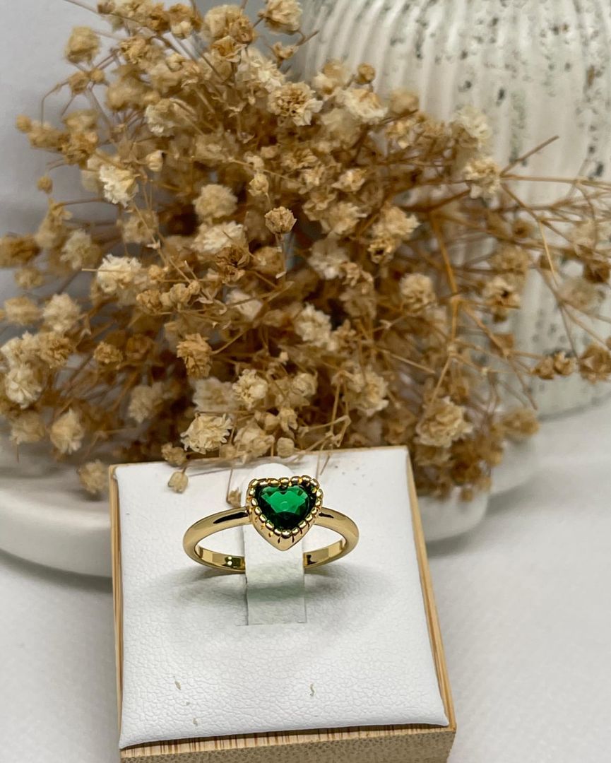Anillo solitario corazon verde