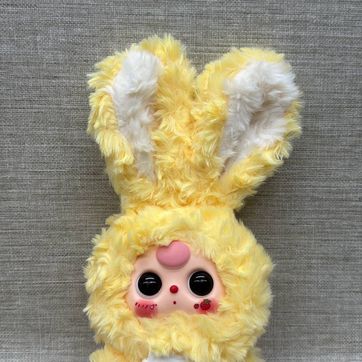 Imagen del producto MUÑECA KAWAI AMARILLA 18 CM