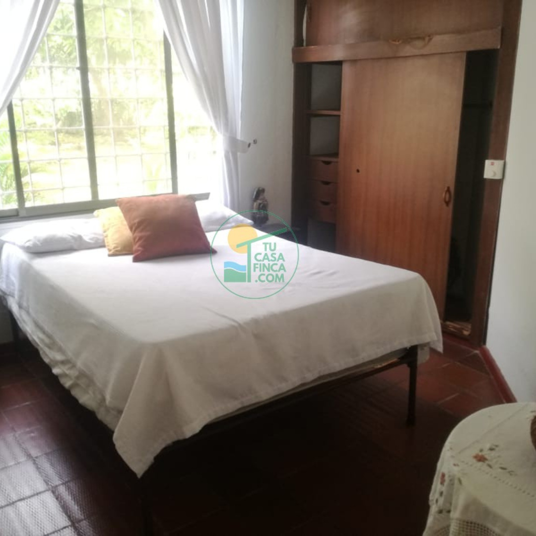 MELGAR | 10| 12 PERSONAS