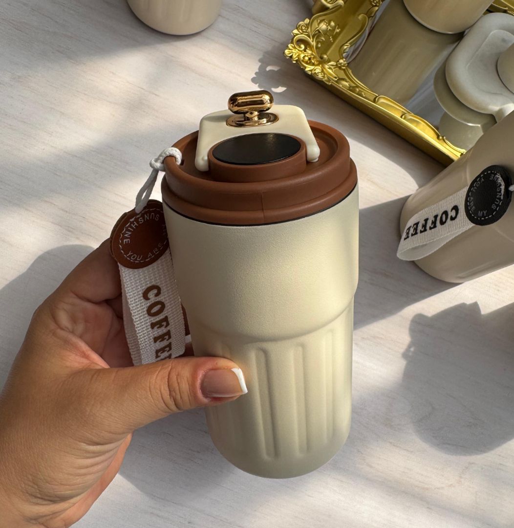 Mug térmico con medición de temperatura 