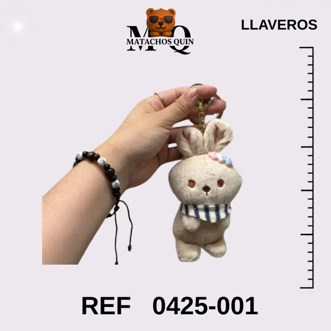 LLAVEROS DE CONEJITOS CON PAÑOLETA