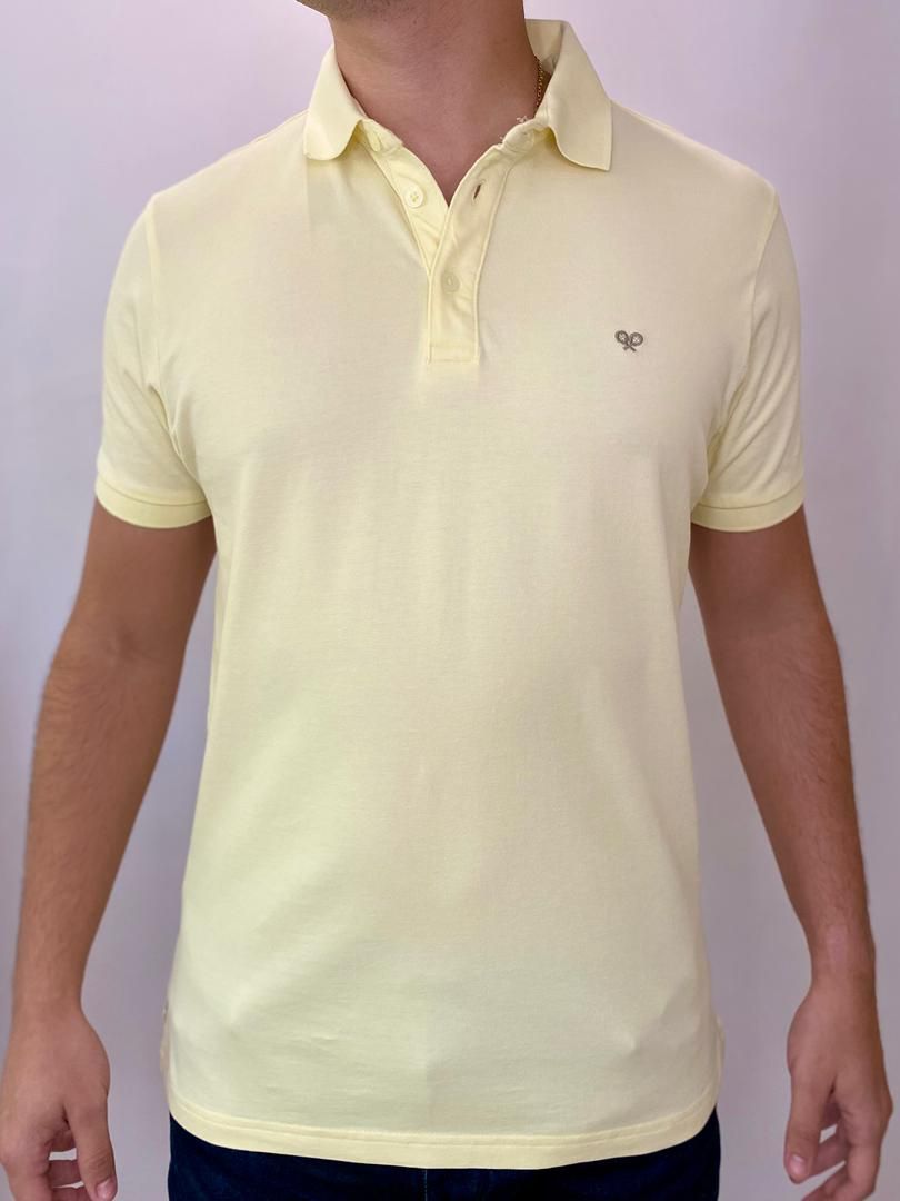 POLO TENNIS ESSENCIAL - AMARILLO