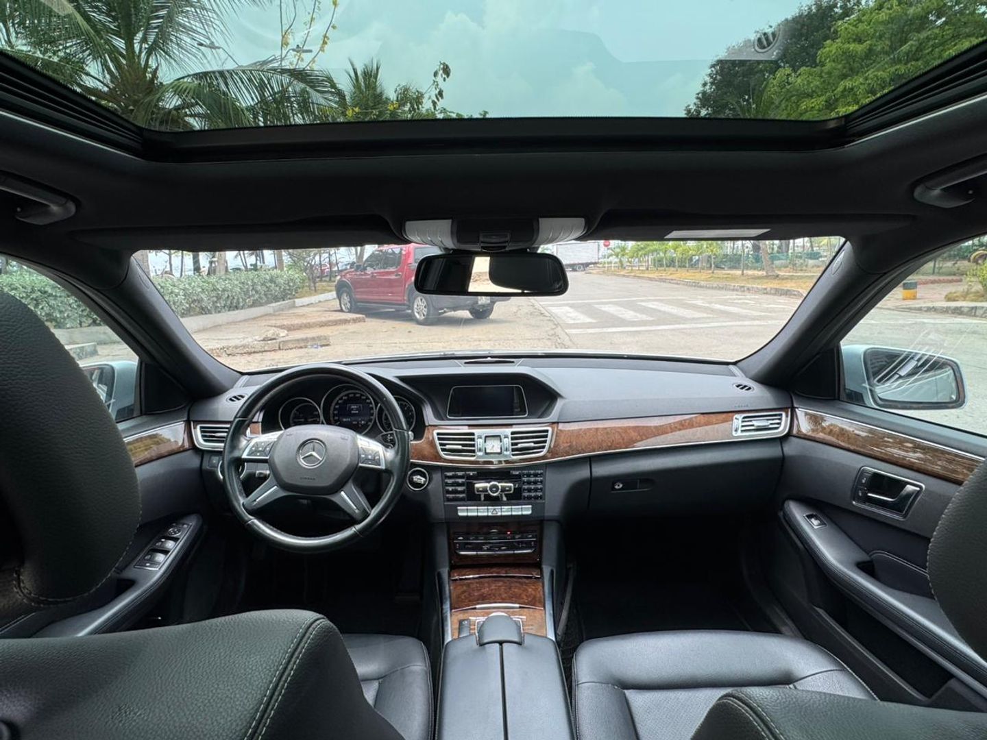 MERCEDES BENZ E200 TURBO CGI 2014