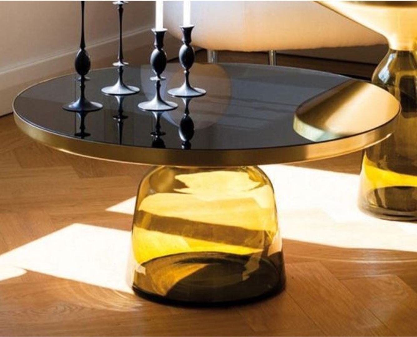 MESA EN ACERO DORADO Y VIDRIO NEGRO Y AMARILLO