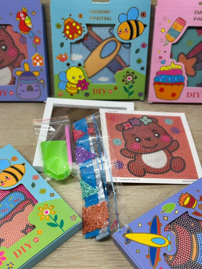 000 DIAMOND PAINTING