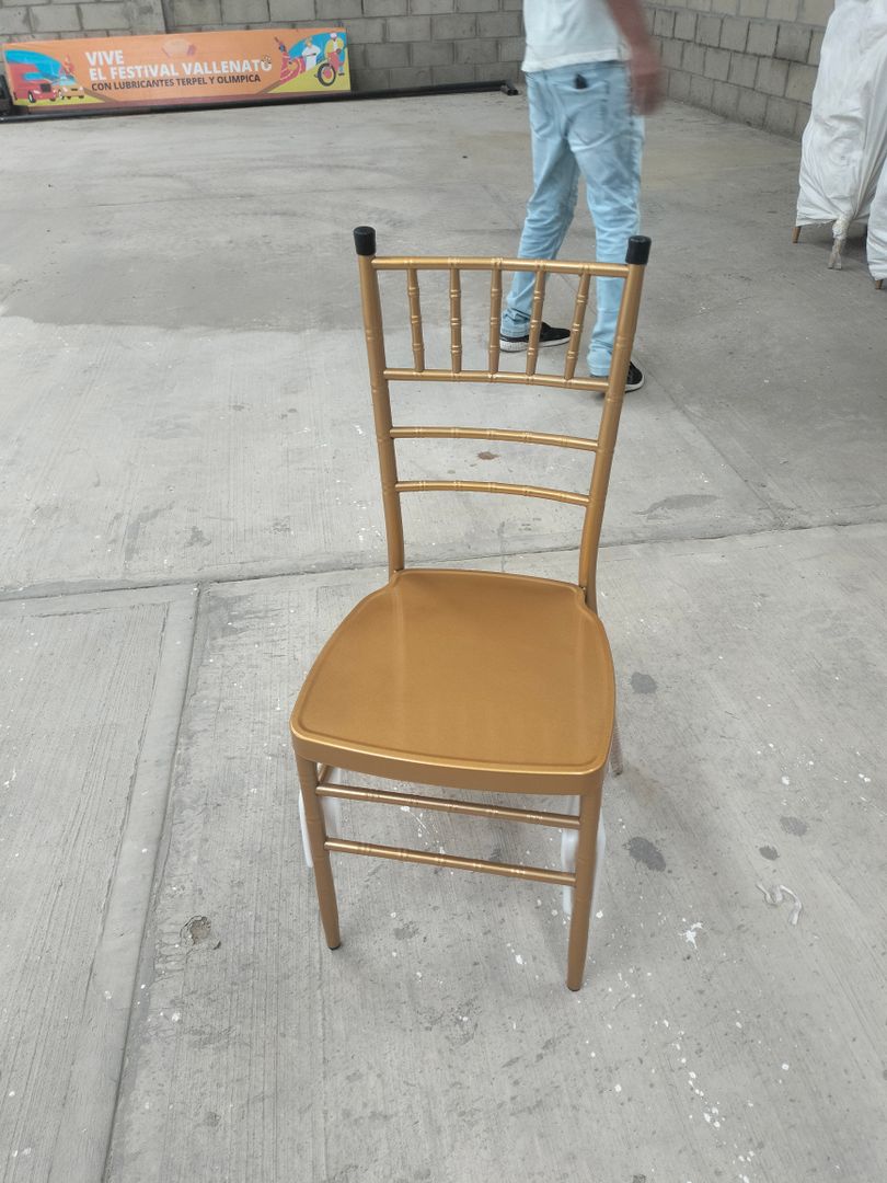 SILLAS CHIVARY DORADA 