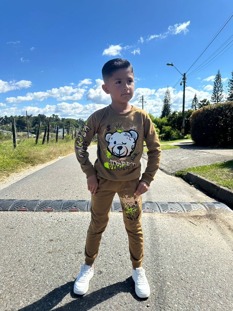 Conjunto deportivo para niño