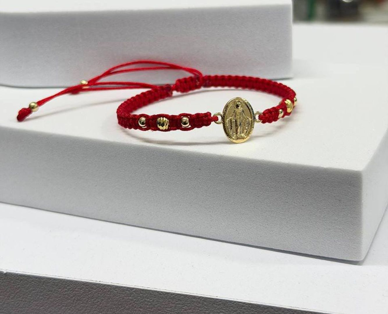 Pulsera virgen milagrosa tallada mediana balin 4mm
