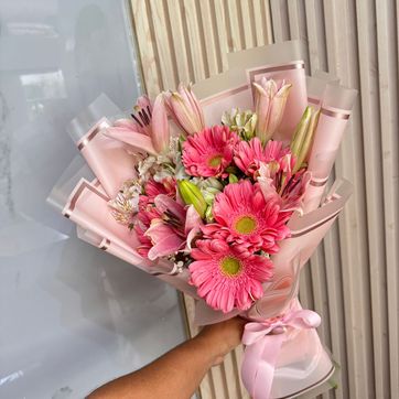 Imagen del producto Gerberas y lirios