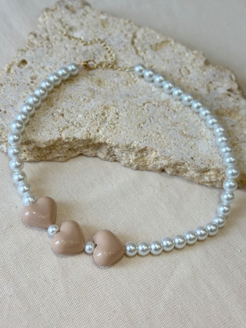 Collar perla corazones 