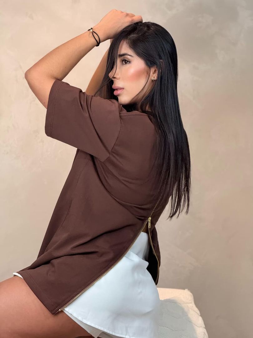 BLUSA CIERRE POSTERIOR