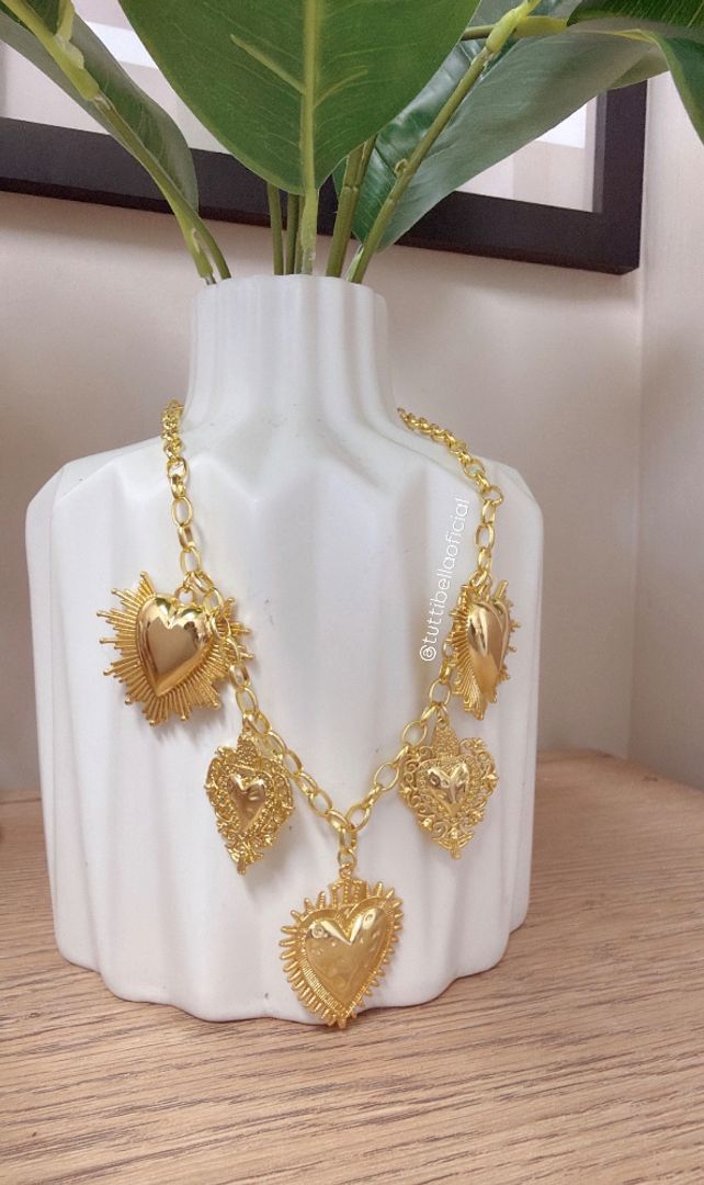 COLLAR CORAZON DORADOS