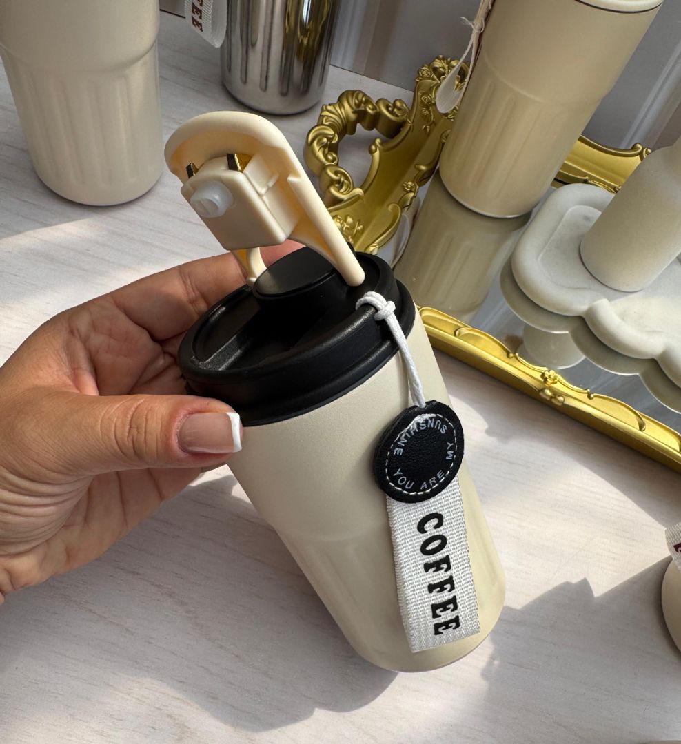 Mug térmico con medición de temperatura 