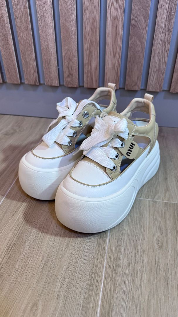 TENIS MUI  BEIGE