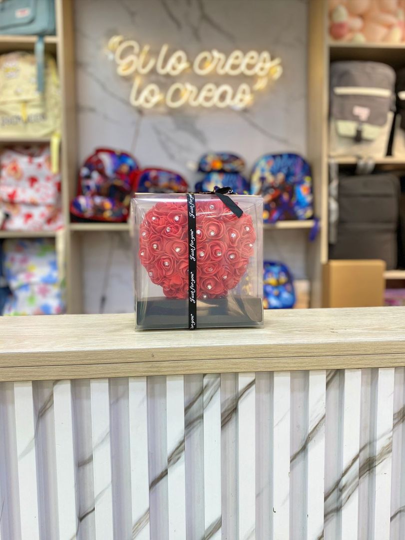 CORAZÓN DE ROSAS DECORATIVO 