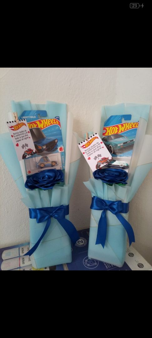 Rosa hotwheels 