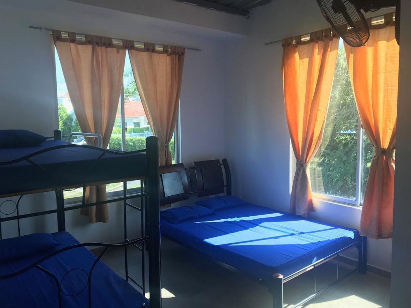 MELGAR  |12 PERSONAS