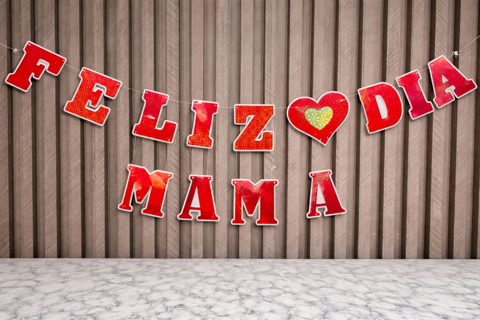 GUIRNALDA FELI DÍA MAMÁ 