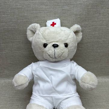 Imagen del producto OSO DISFRAZADO DE ENFERMERO 50 CM